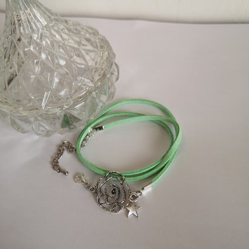 Bracelet vert fleur