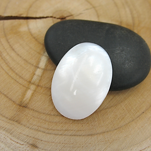 Cabochon ovale en nacre blanche 18x25 mm