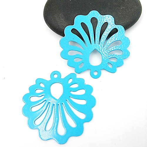 Estampes fleurs creuses bleues