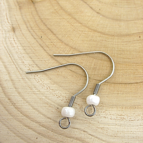 2 supports crochets boucles d'oreilles en acier inoxydable et perles blanches