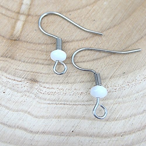 2 supports crochets boucles d'oreilles en acier inoxydable et perles vertes