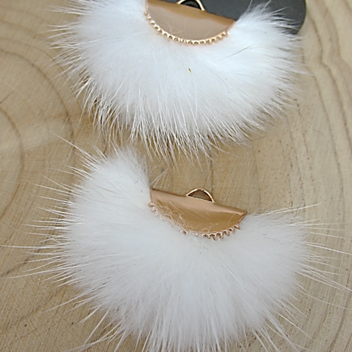 Boules de peluche, pompon blanc