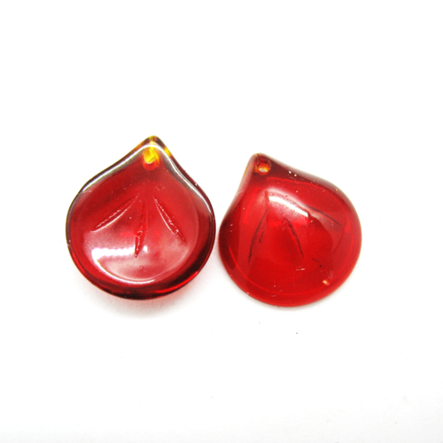 2 perles breloques pétale de fleur en verre rouge 16x14 mm