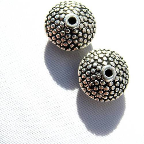 2 perles argentées en forme de toupie de 11 mm