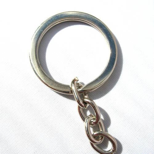 Porte clef argenté avec chaine 
