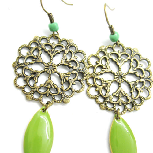 Boucles d'oreilles bronze et vert sur support crochet bronze