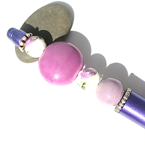 Stylo à bille violet avec perles porcelaines fleuries