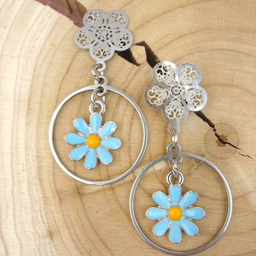 Boucles d'oreilles  fleurs bleues