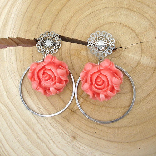 Boucles d'oreilles cercles en acier inoxydable et perles de corail