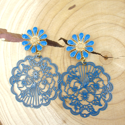 Boucles d'oreilles fleurs bleues