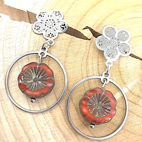 Boucles d'oreilles fleurs hawaïennes bleues sur supports en acier inoxydable