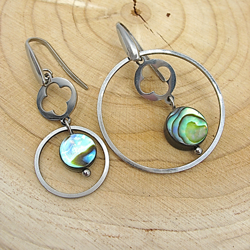 Boucles d'oreilles asymétriques ormeau et acier inoxydable