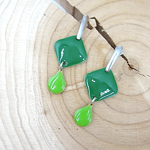 Boucles d'oreilles  sequins émaillés verts