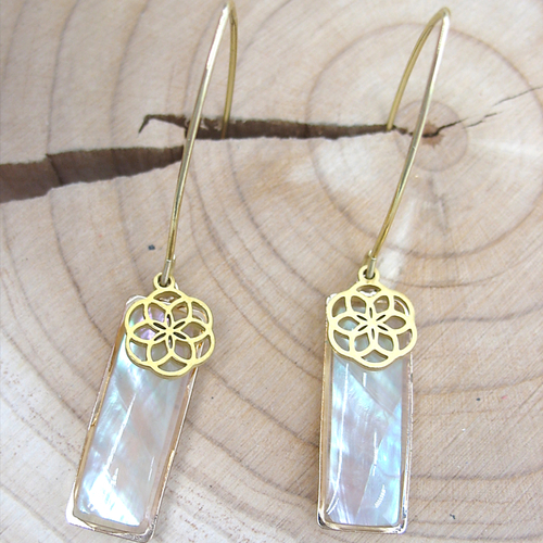 Boucles d'oreilles fleurs de vie en acier inoxydable et nacre