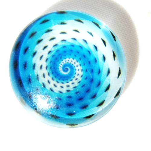 Cabochon en verre 20 mm bleu spiral
