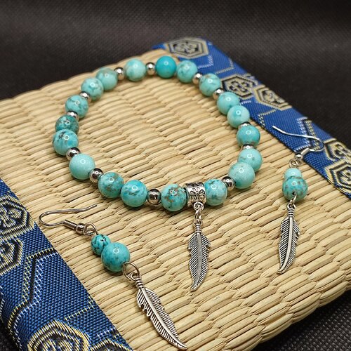 Bracelet et boucles d' oreilles en turquoise artisanal en perles naturelles