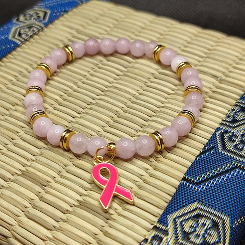 Bracelet octobre rose, bracelet en kunzite, modèle avec inserts, perles 6 millimètres, logo foncé