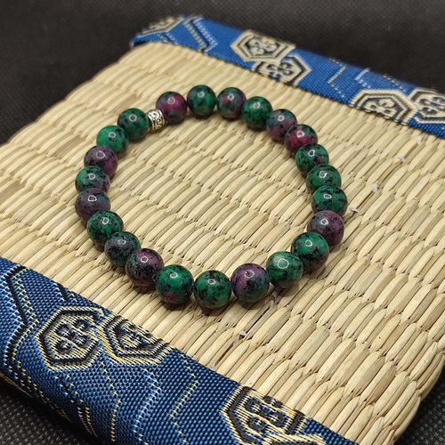 Bracelet en perles zoïsite, pierre stimulante, très positive et motivante. perles 8 mm