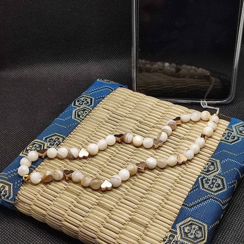 Dragonne en perles de nacre, dragonne fait mains en perles naturelles de 7 mm, pierres semi précieuses véritables, nacre, cœur