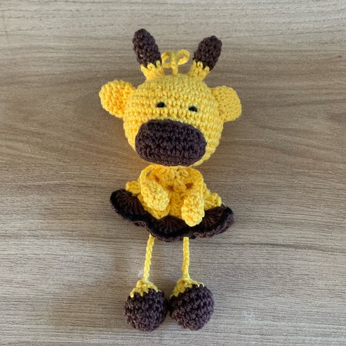 Bambola girafe au crochet