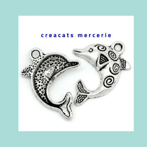 X 2 pendentifs dauphins métal argenté