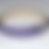 Un bracelet imitation cuir aspect croco violet 