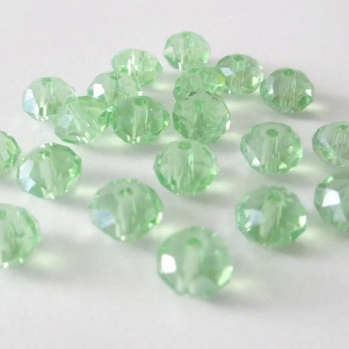 20 perles rondelle à facettes vert clair irisé en verre 6x8mm