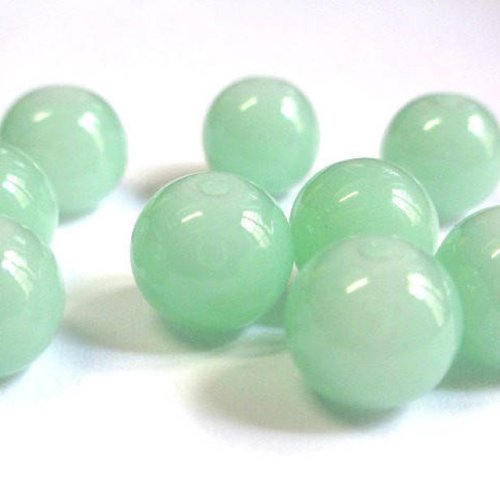 10 perles en verre imitation jade vert d'eau 10mm