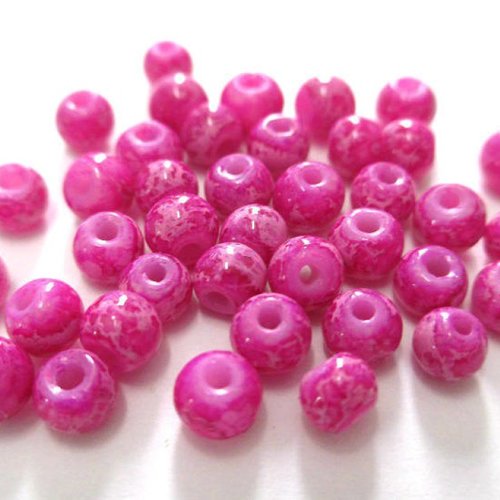 50 perles en verre fuchsia tréfilées blanc 4mm (4pv75)