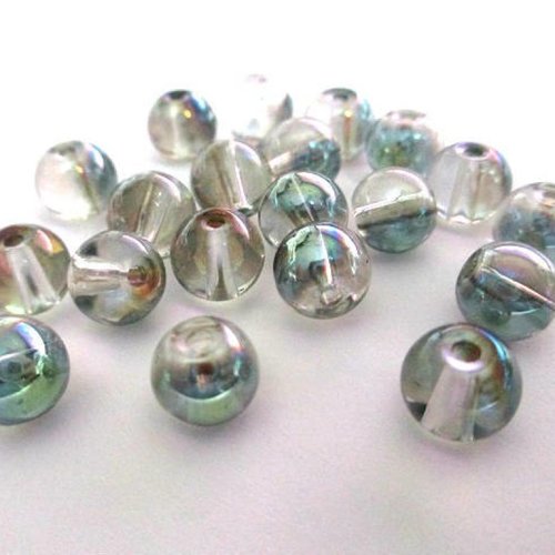 10 perles transparentes reflets vert brillant en verre  8mm