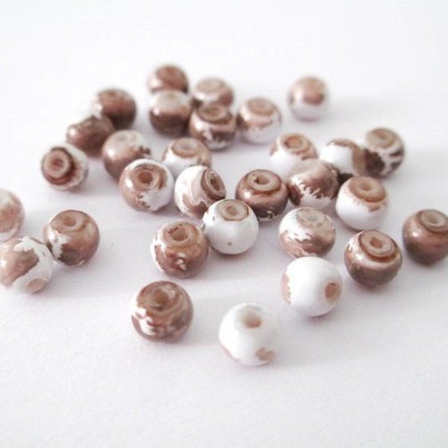 50 perles en verre blanches mouchetées marron 4mm