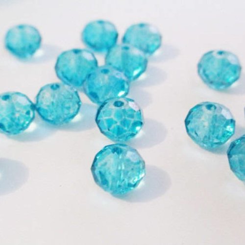 10 perles en verre à facettes bleu ciel 8mm