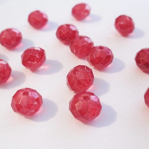 10 perles en verre à facettes rouge 8mm