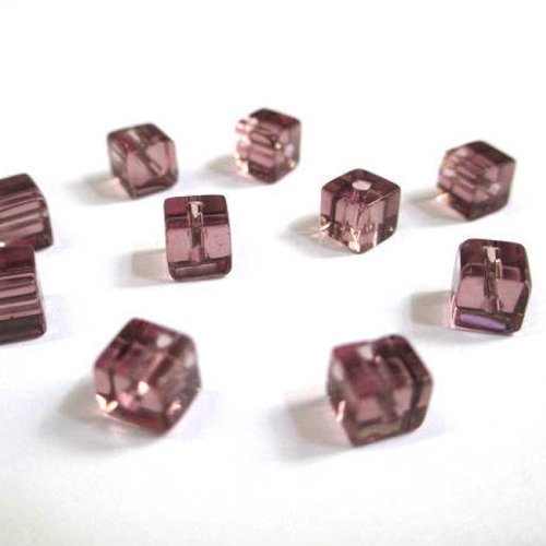 50 perles en verre carré de couleur prune 4mm (4pv46)