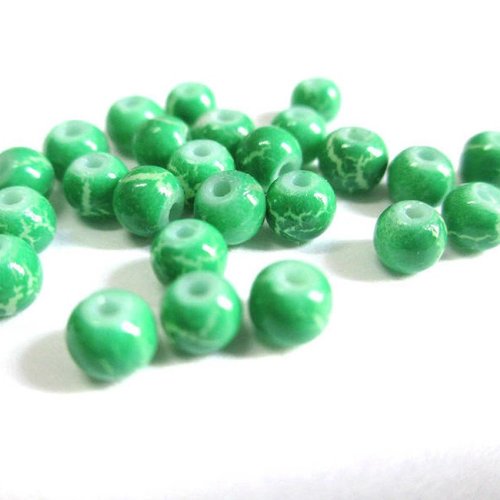 50 perles vert foncé craqué en verre 4mm