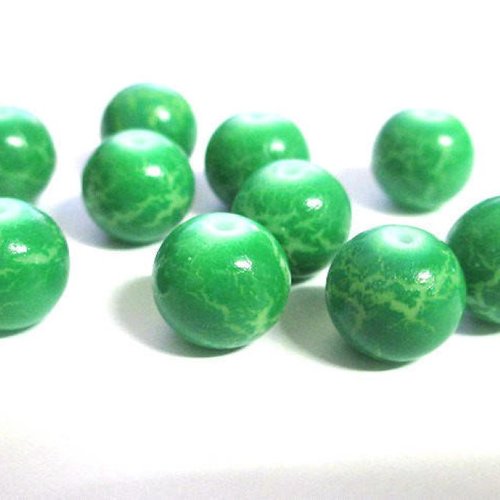 10 perles en verre peint vert craqué 10mm (o-38)