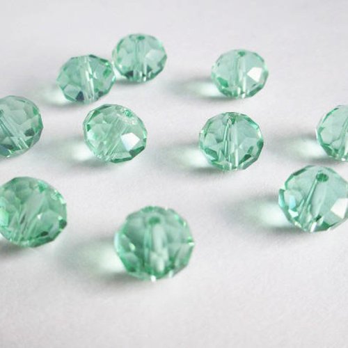 10 perles rondelle cristal irisé a facette couleur vert clair 8x10mm