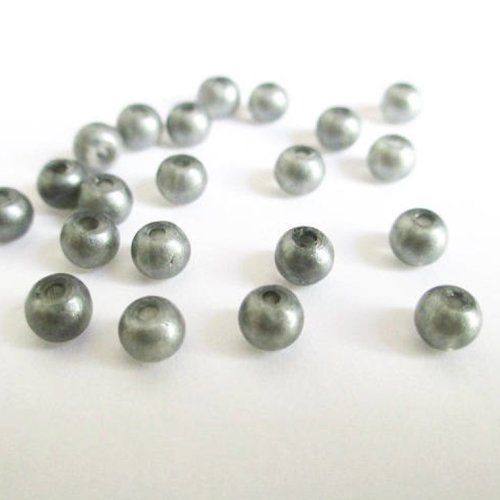 50 perles gris brillant en verre  4mm (4pv97)