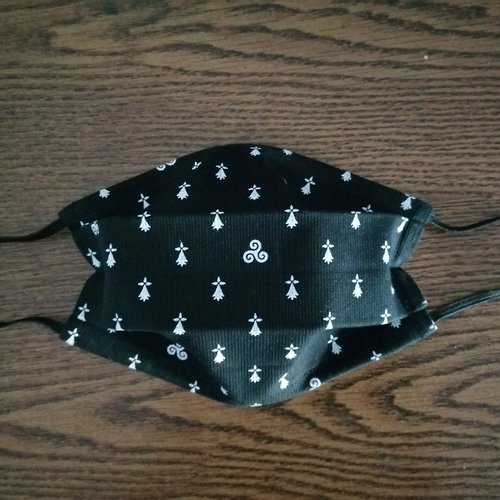 Masque de protection en piqué de coton noir motif breton taille adulte, ado (version 1)