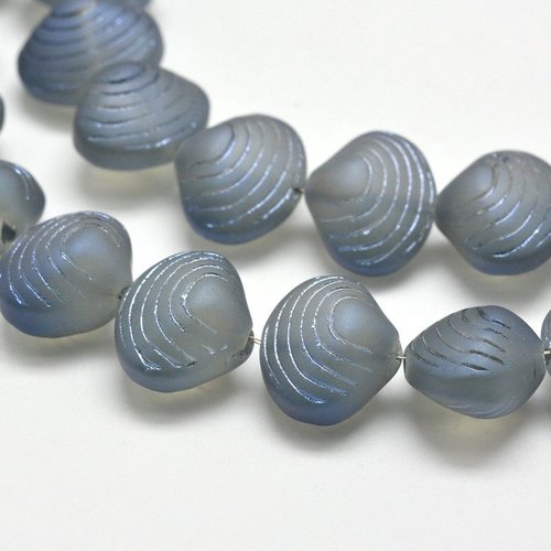 2 perles coquillages 15 mm verre bleu marine