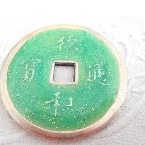 1 médaillon pendentif 50 mm pièce chinoise métal argenté émaillé vert