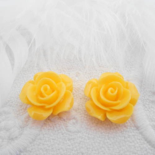 Cabochons  x 2 fleurs rose résine 15 mm jaune 