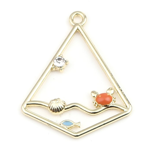 1 pendentif triangle métal doré poisson crabe coquillage