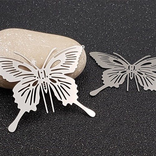 20 estampes papillons argent gris 43mm Neuf