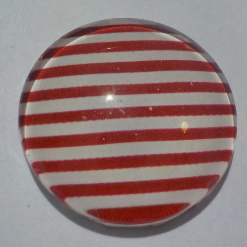 Cabochon avec son image de marinière, rouge, blanc, en verre, rond, 20 mm