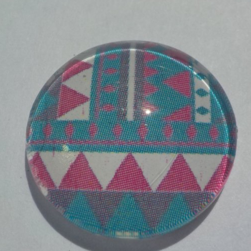Cabochon avec son image de forme géométrique, rose, bleu, blanche, en verre, rond, 18 mm