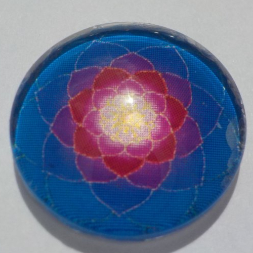 Cabochon avec son image de rosace, mandala, multicolore, en verre, rond, 18 mm