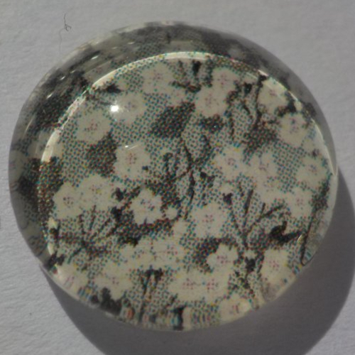 Cabochon de verre, image de fleurs grises, blanches,14 m,