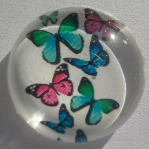 Cabochon en verre, envolé de papillons, bleus, verts, roses, rond, en 20 mm,
