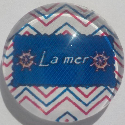 Cabochon la mer/18 mm/confection bijoux/verre/bleu marine/ blanc/rouge